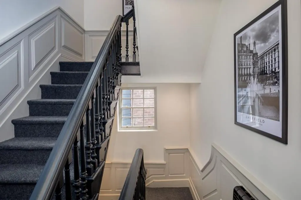 Paradise Square-Remodelled 18Th Century Apartment Sheffield