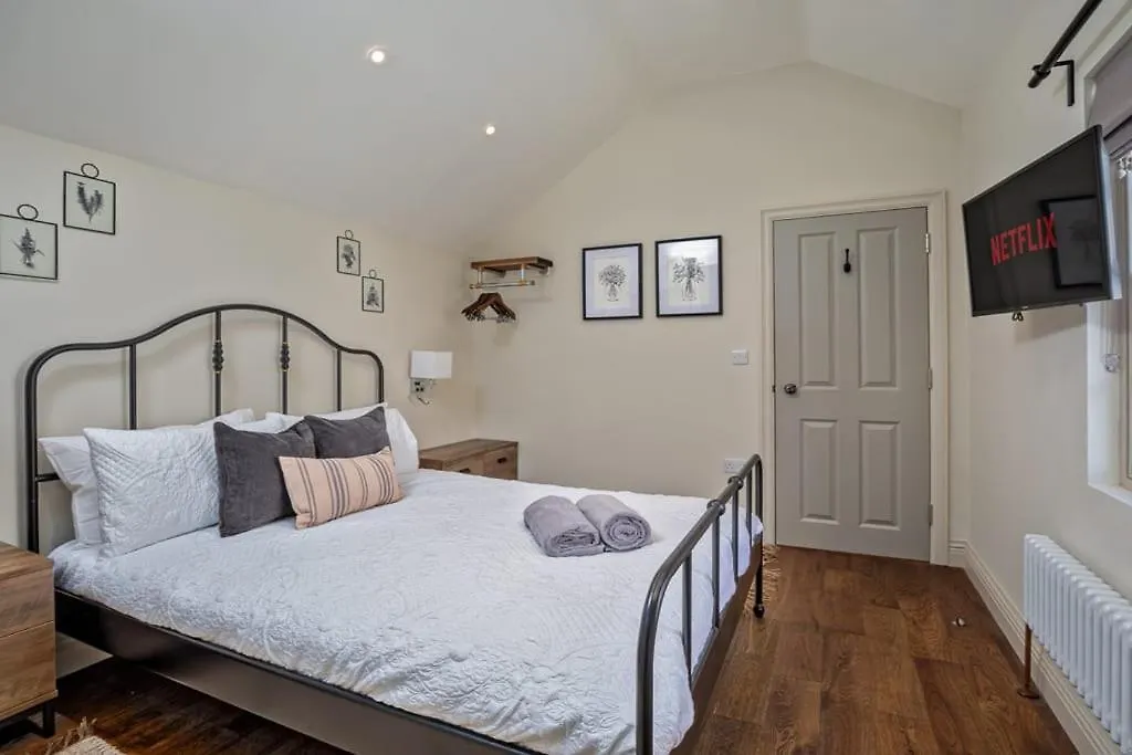 Paradise Square-Remodelled 18Th Century Apartment Sheffield